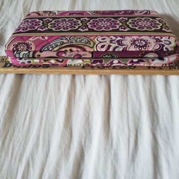 Vera Bradley Very Berry Paisley‎ hard Wallet - Picture 4 of 11